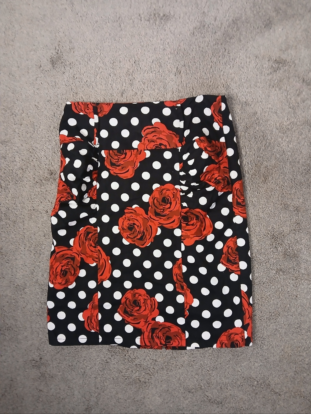 Kate Kasin Polka Dot Rose Print Pencil Skirt - Black White & Red Stretch Cotton